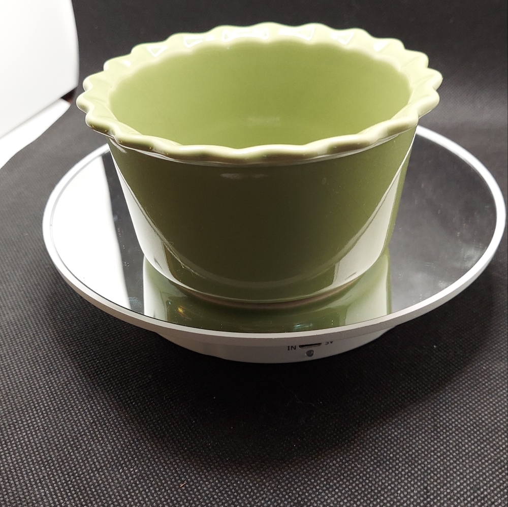 Chantal Scalloped Rim Avocado Green 1 And 1/2 Cup Ramekin Mini Baker Dip Bowl